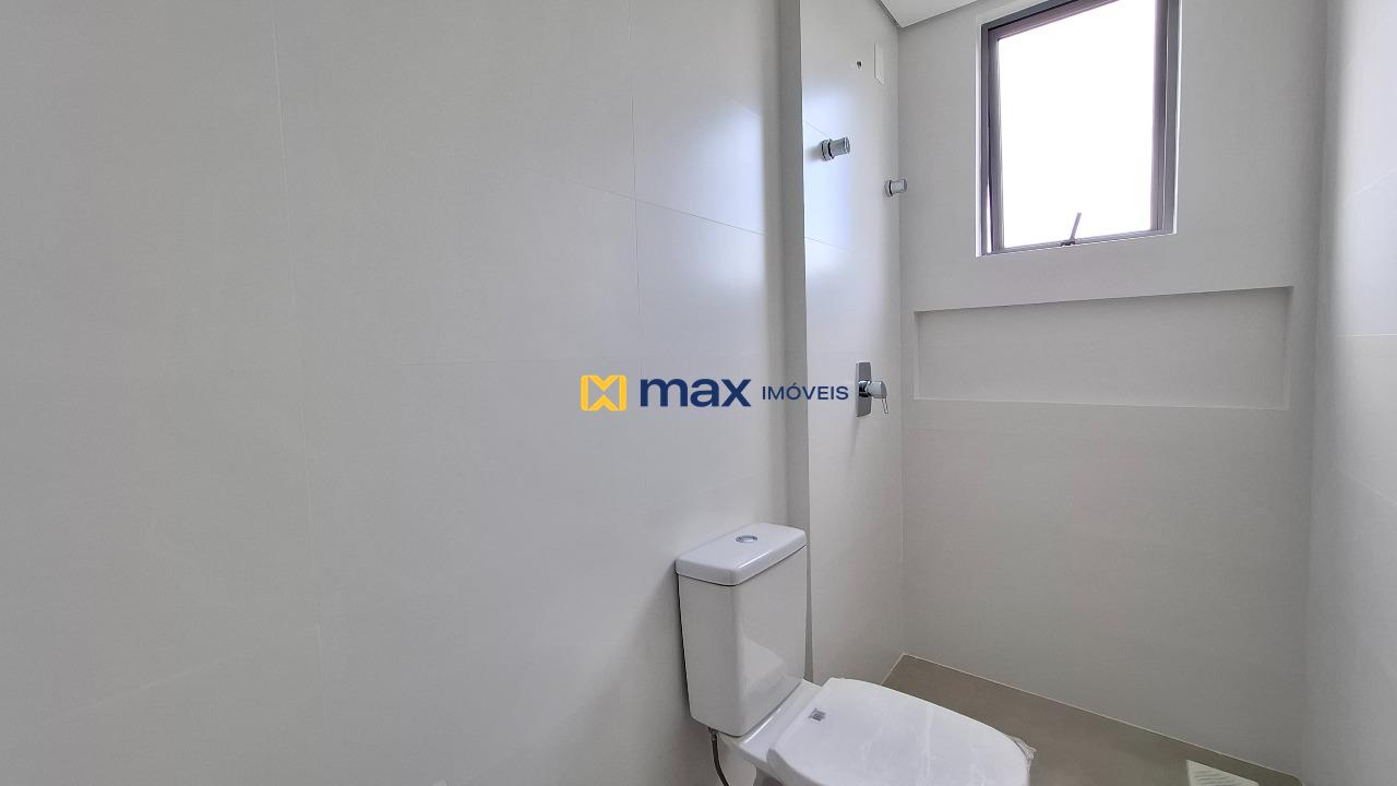 Apartamento à venda no Centro: Banheiro suíte