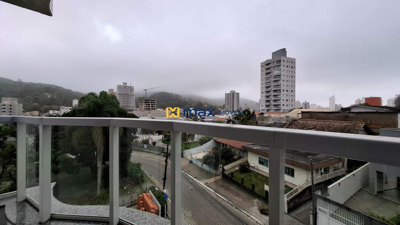 Apartamento à venda no Fazenda: Sacada com churrasqueira