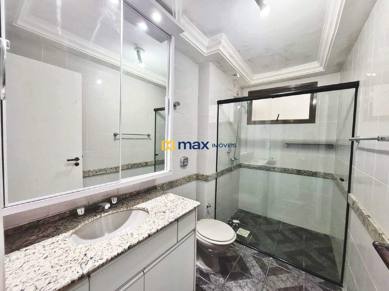 Apartamento para aluguel no Centro: Banheiro Suíte