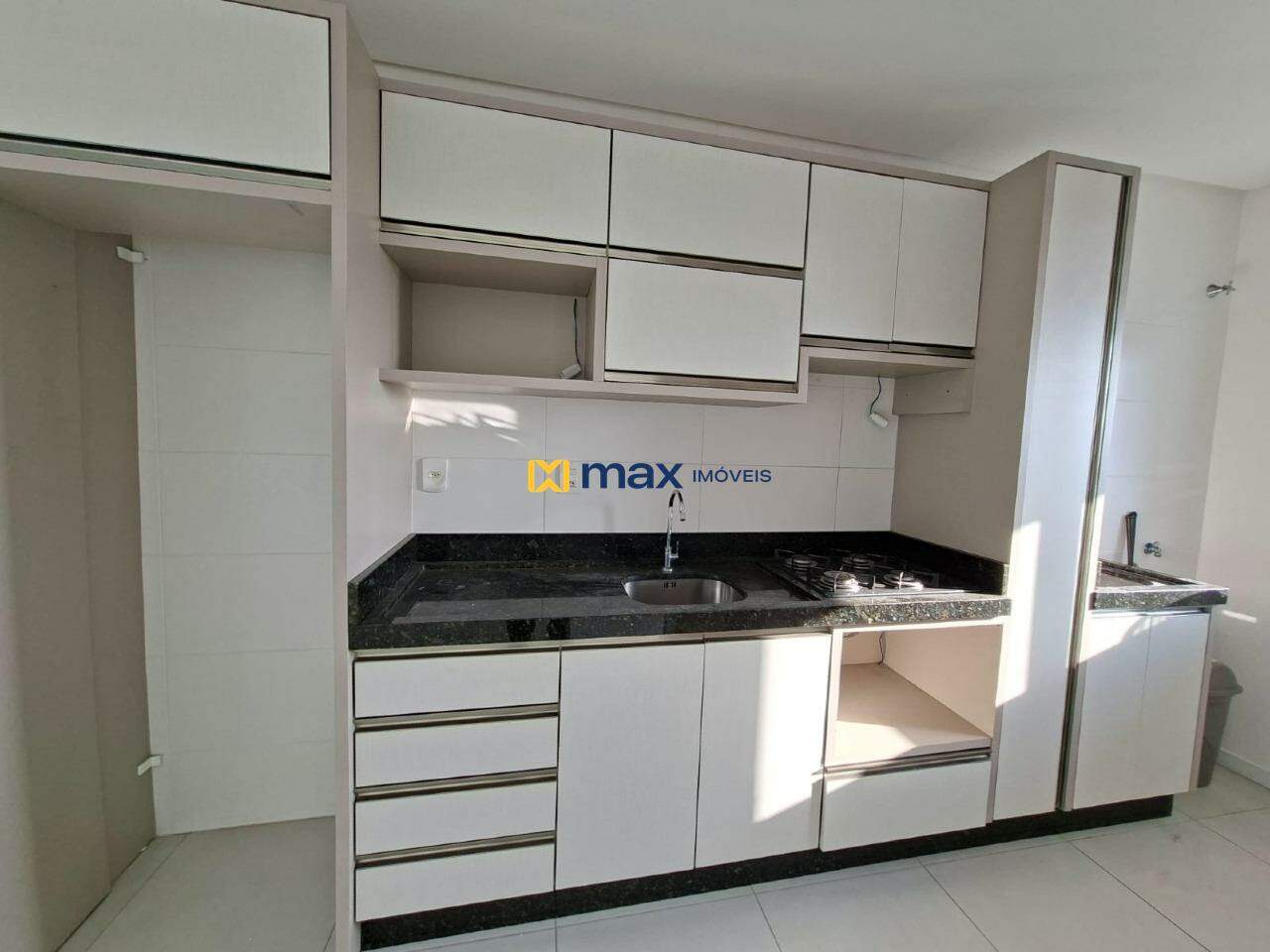 Apartamento para aluguel no Cordeiros: 