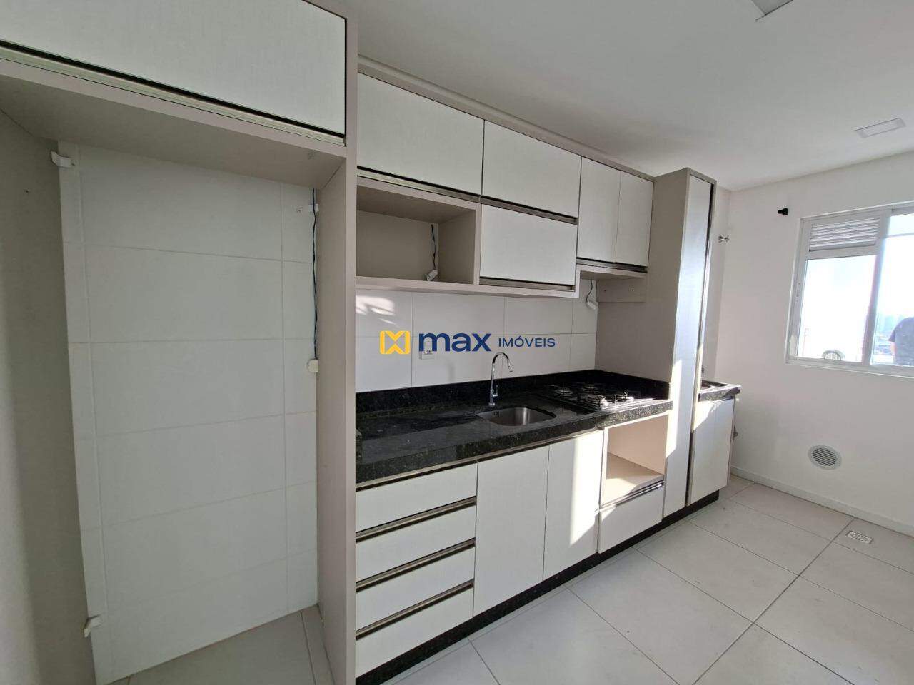 Apartamento para aluguel no Cordeiros: 