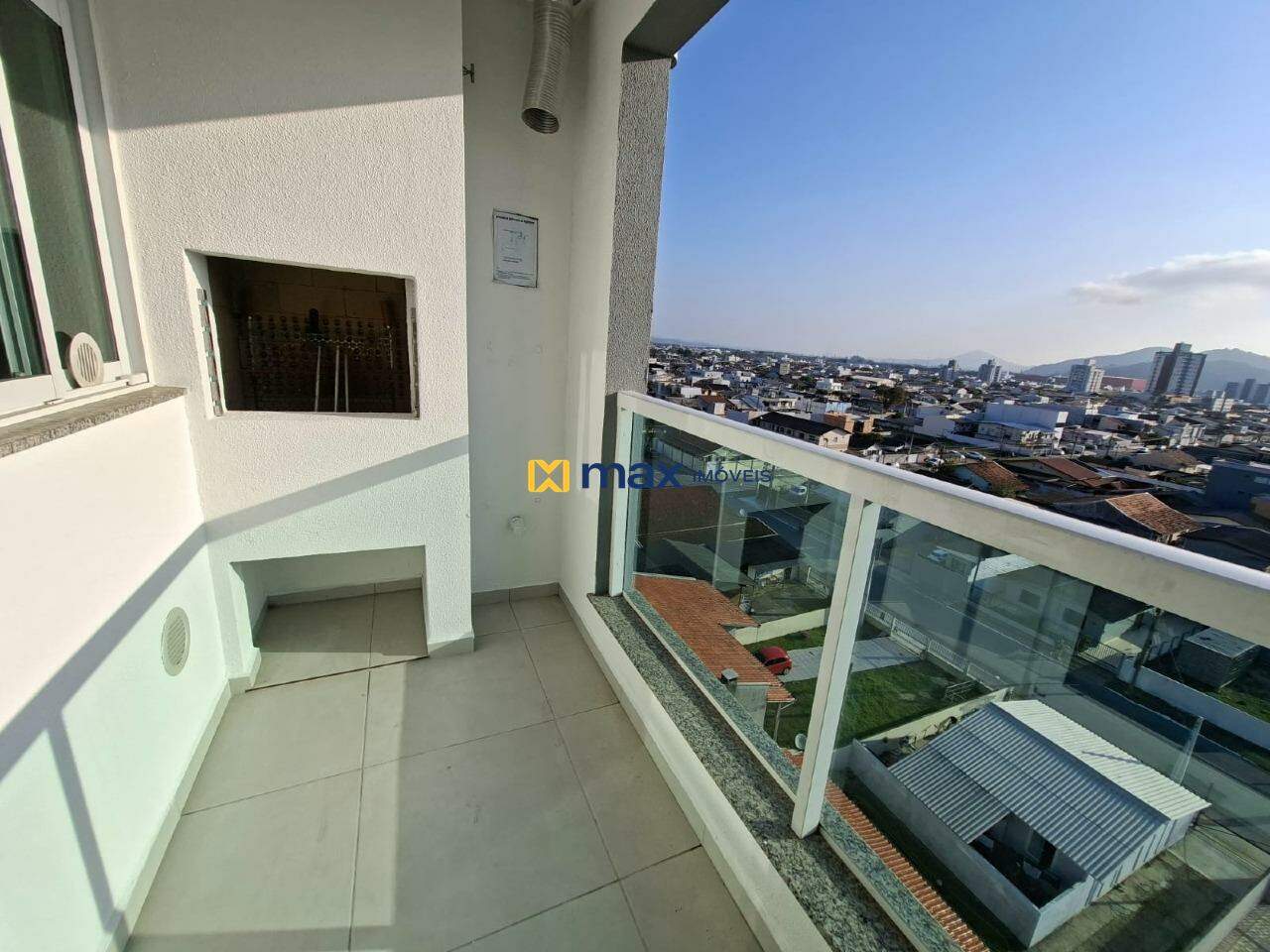 Apartamento para aluguel no Cordeiros: 