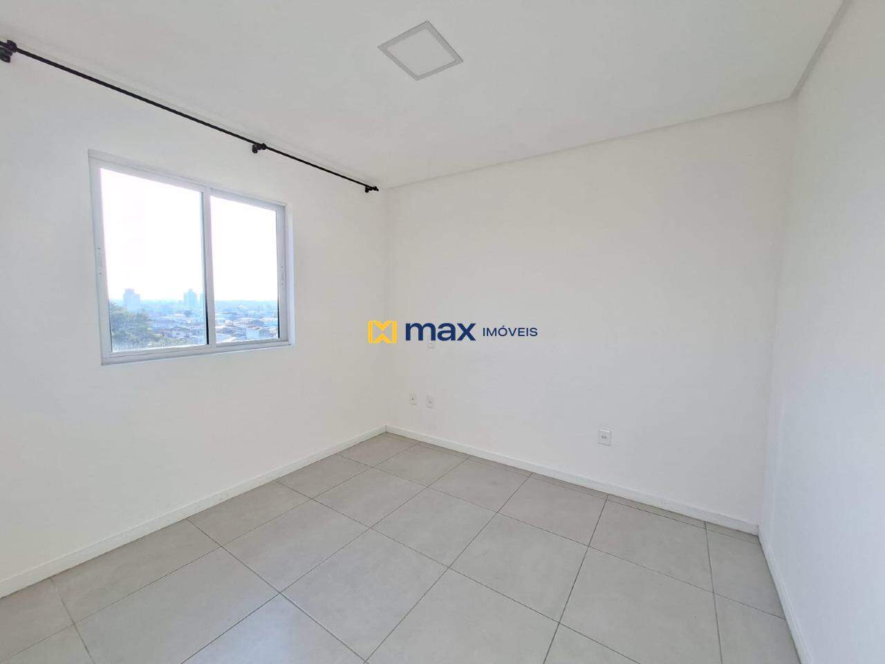 Apartamento para aluguel no Cordeiros: 