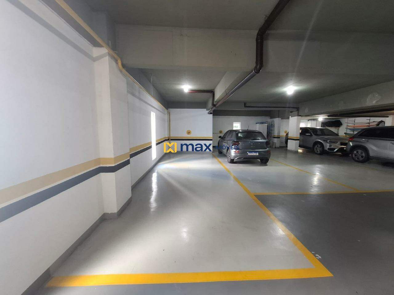 Apartamento para aluguel no Pioneiros: Garagem