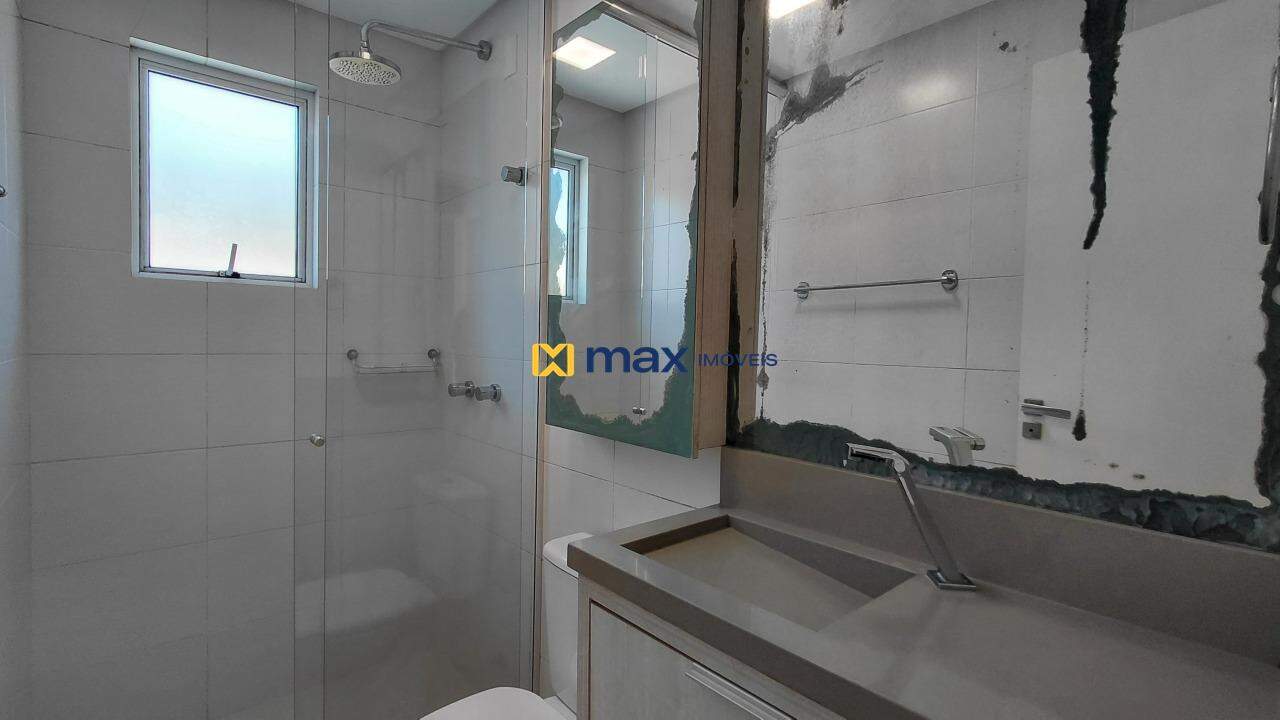 Apartamento para aluguel no Carvalho: Banheiro Social