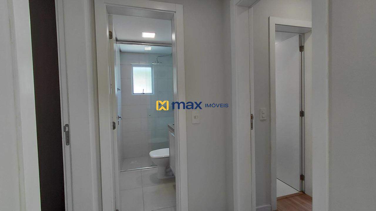 Apartamento para aluguel no Carvalho: Corredor