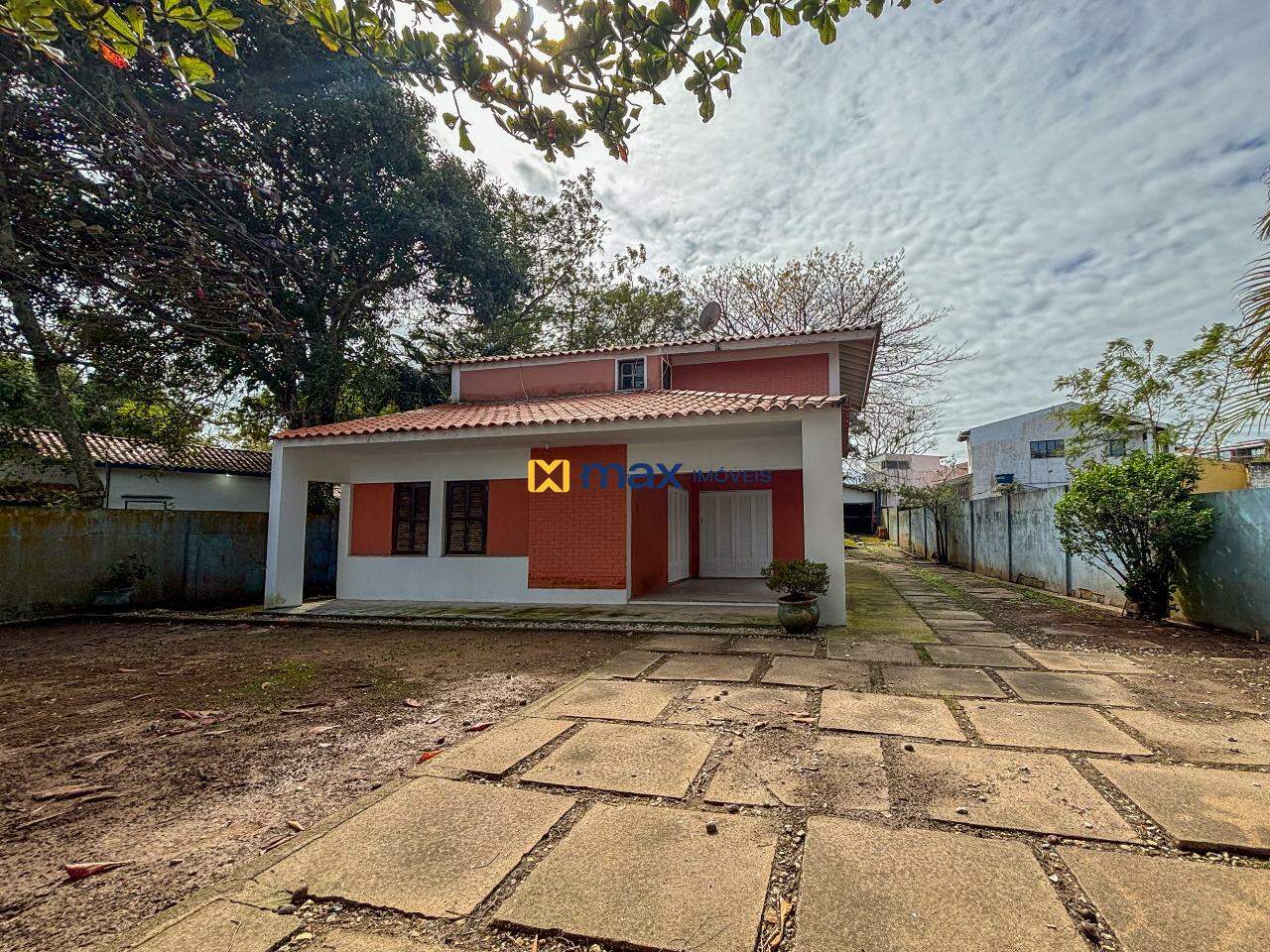Casa à venda no Praia De Armação: Frente imóvel