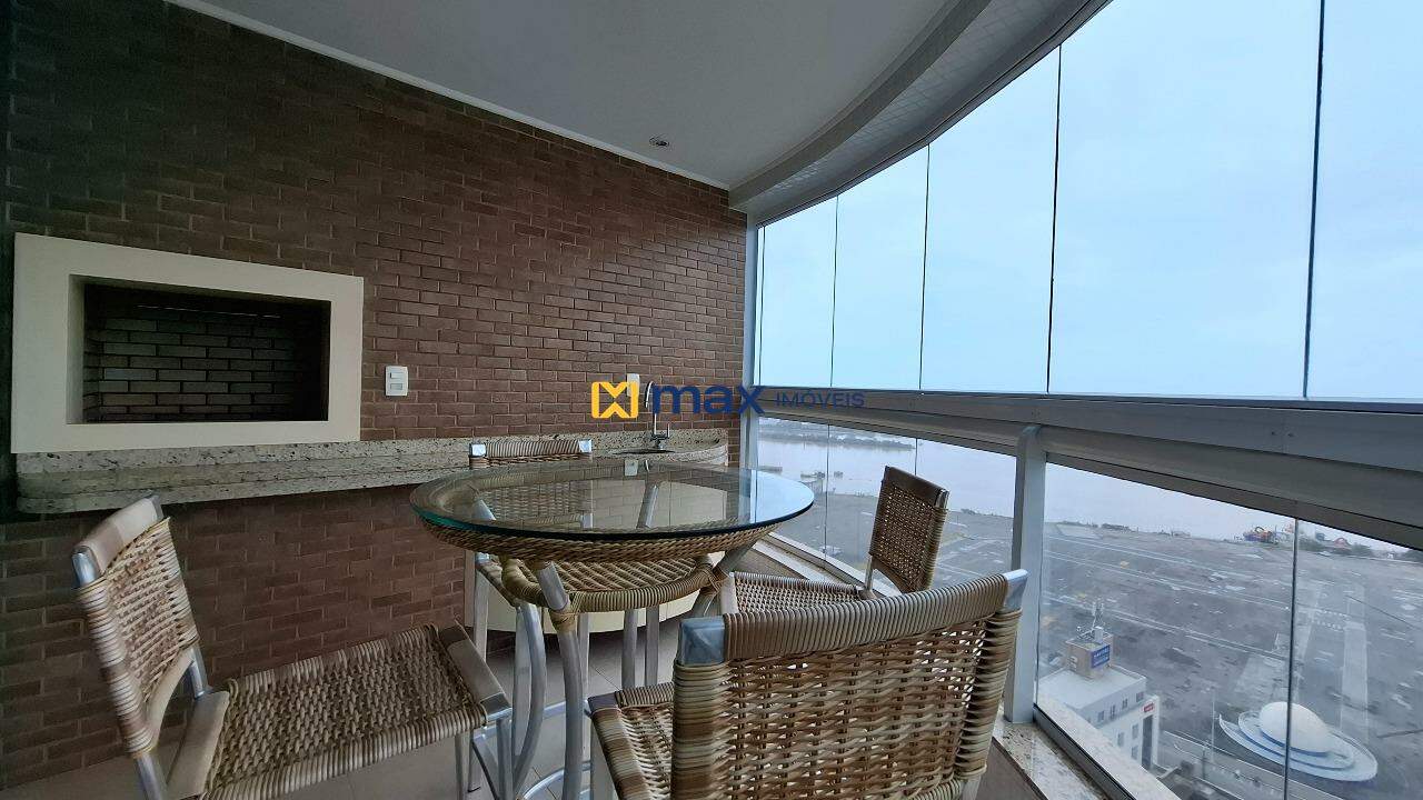 Apartamento à venda no Centro: Sacada com churrasqueira