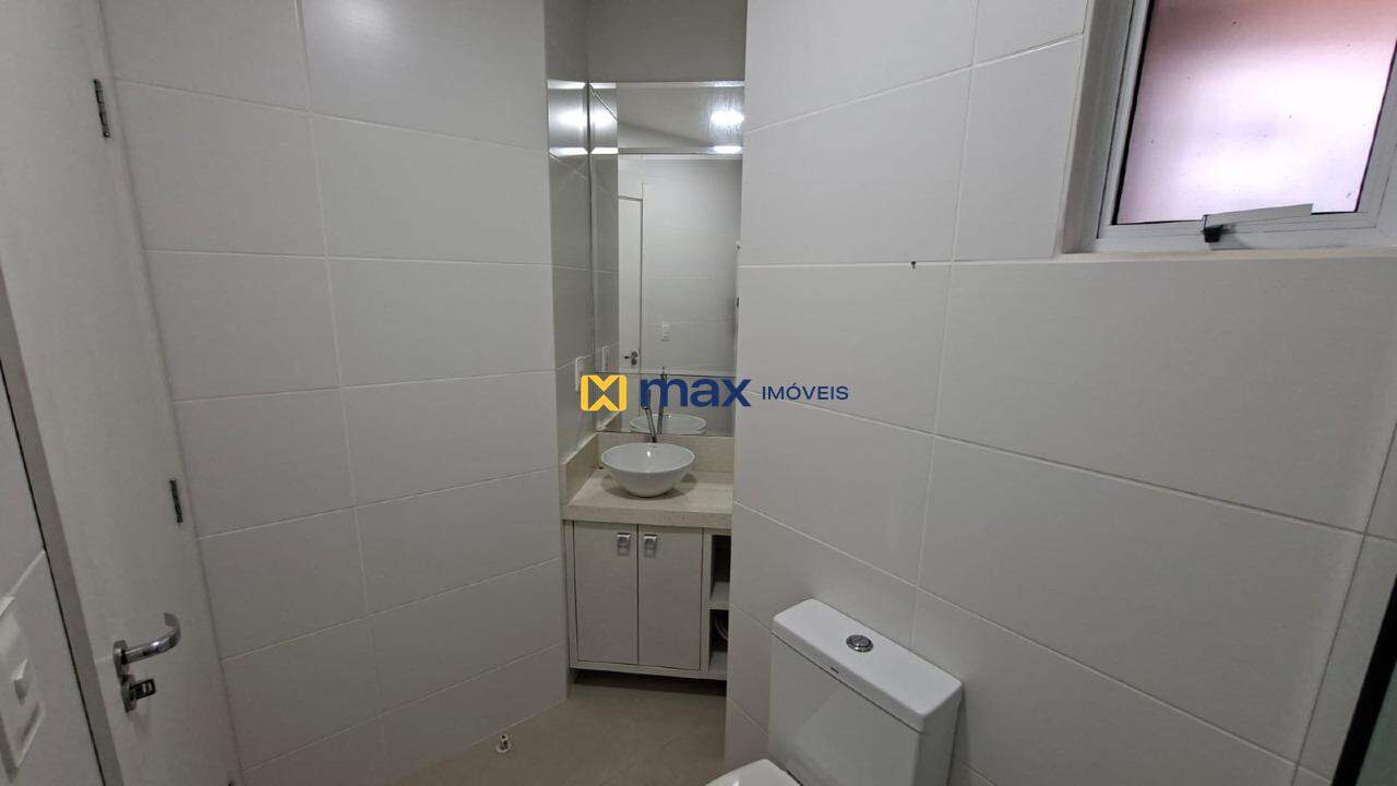 Apartamento para aluguel no Cordeiros: Banheiro Suíte