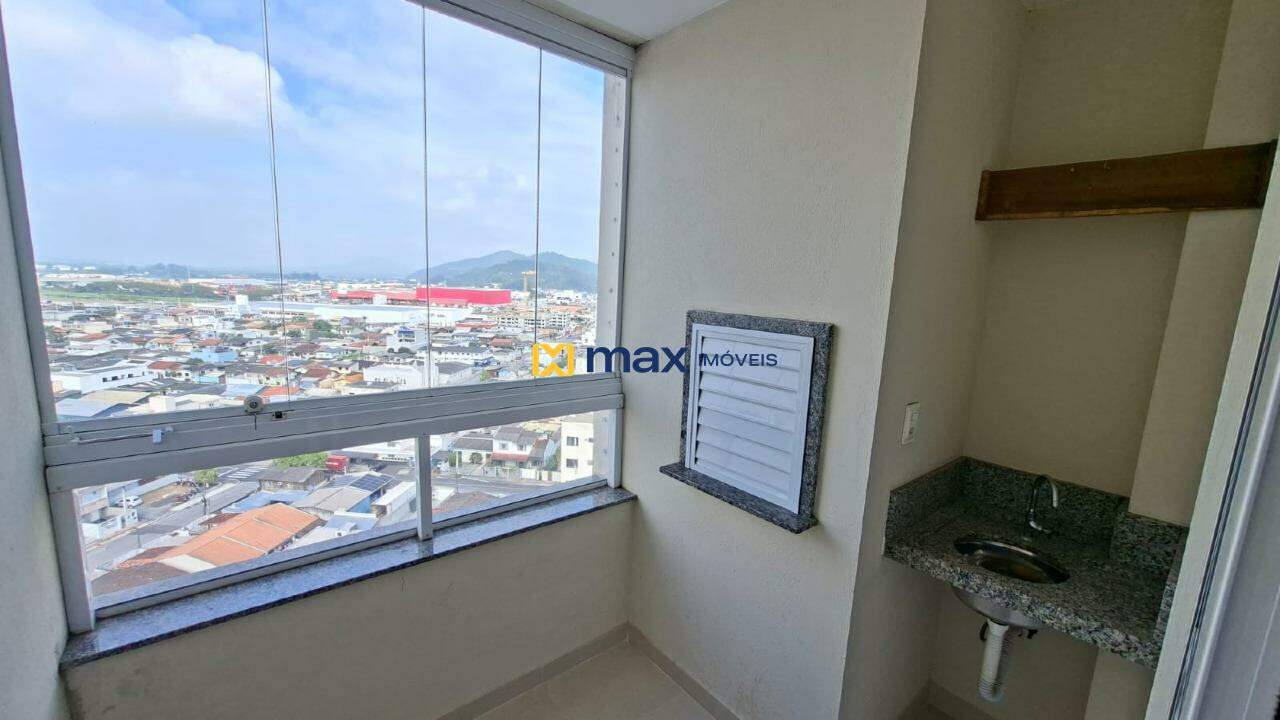 Apartamento para aluguel no Cordeiros: Sacada