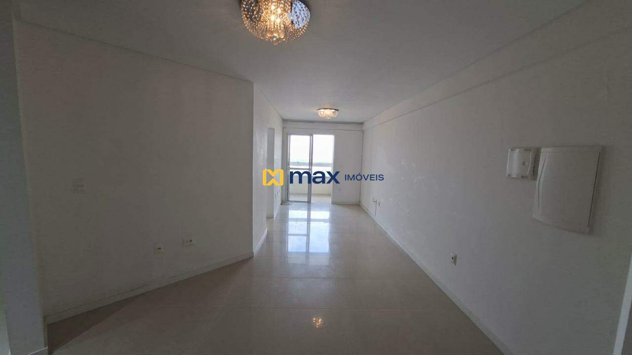 Apartamento para aluguel no Cordeiros: Sala de Estar e Jantar