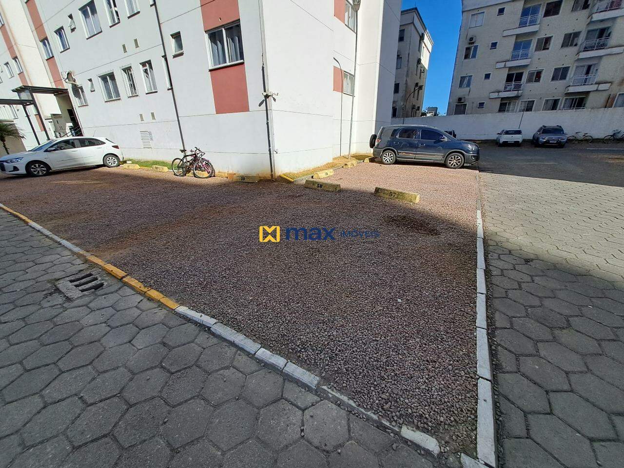 Apartamento à venda no Ressacada: Garagem