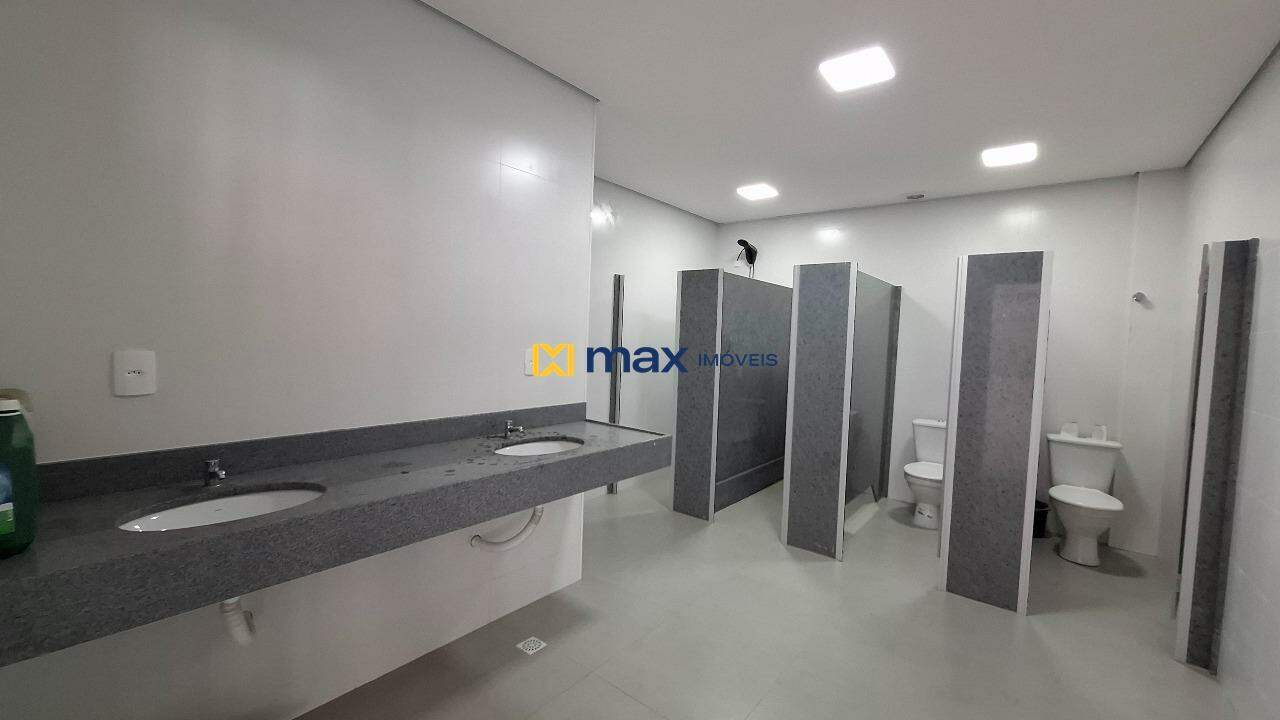 Galpão para aluguel no Ressacada: Banheiro 1