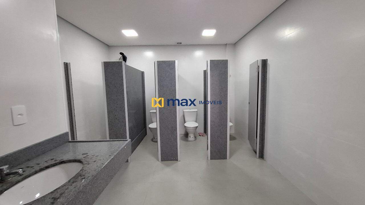 Galpão para aluguel no Ressacada: Banheiro 1