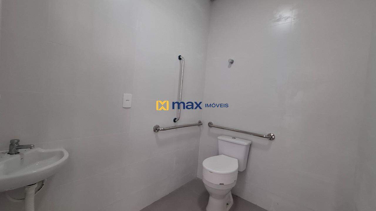 Galpão para aluguel no Ressacada: Banheiro Adaptado