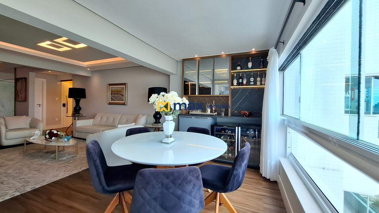 Apartamento à venda no Centro: Sacada