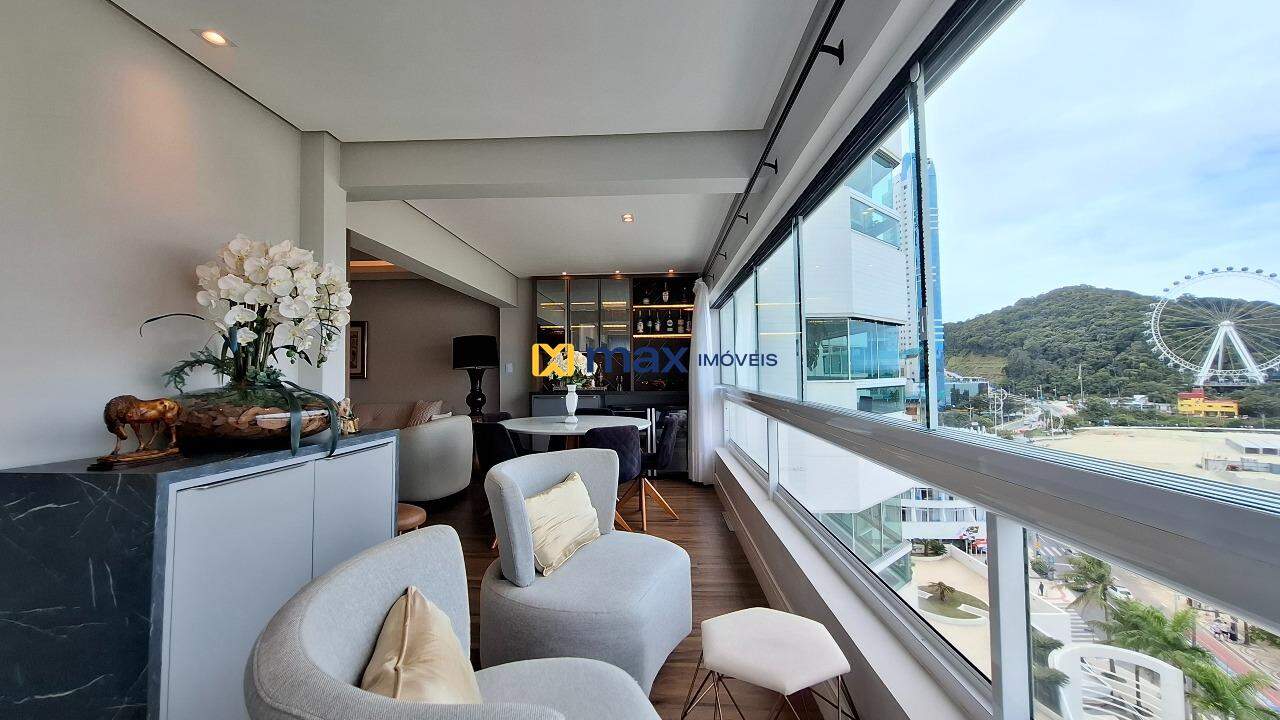 Apartamento à venda no Centro: Sacada