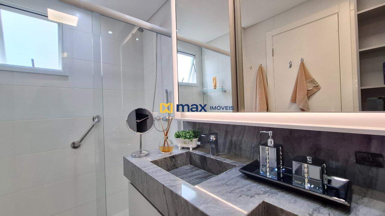 Apartamento à venda no Centro: Banheiro suíte