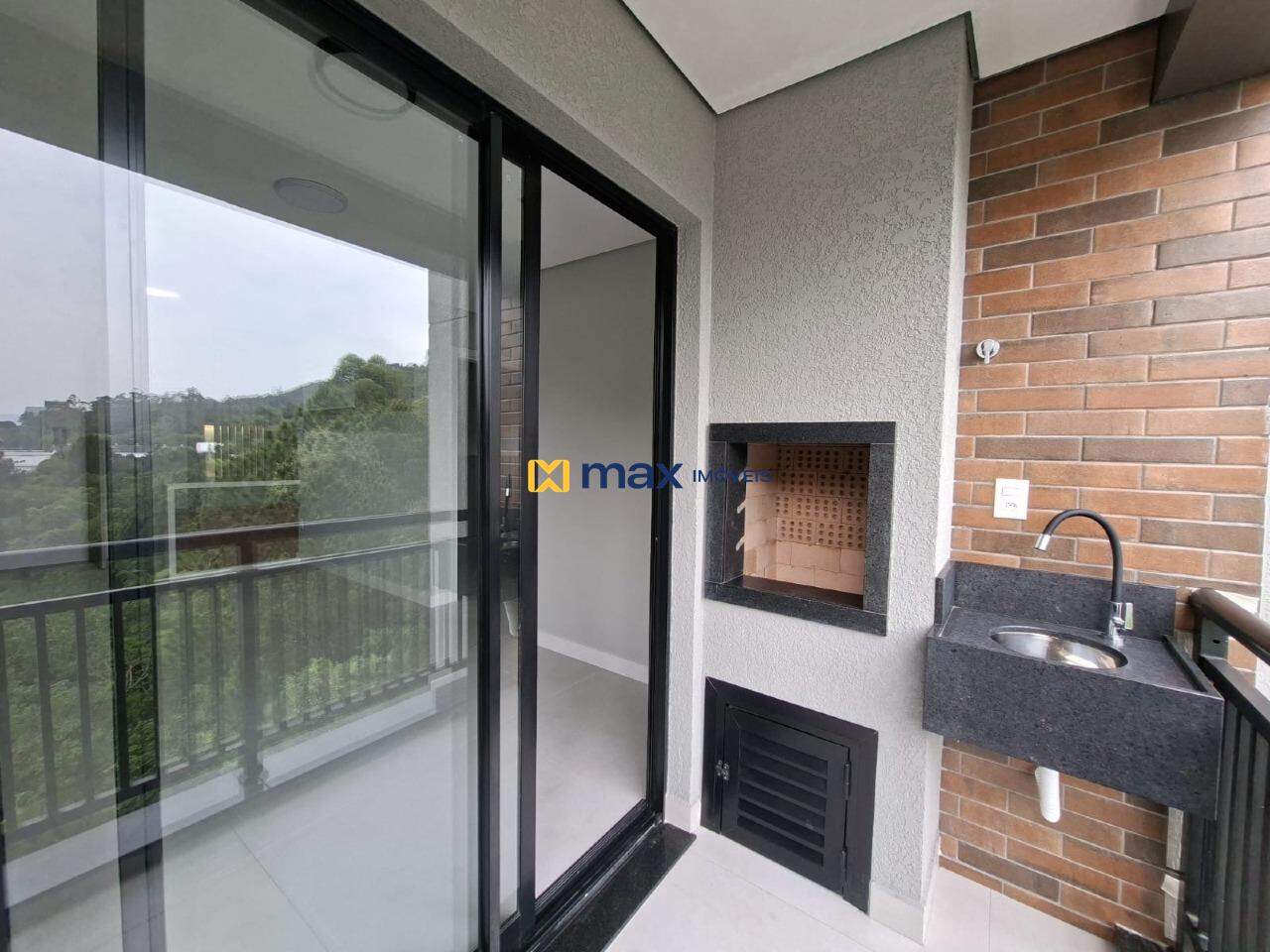 Apartamento para aluguel no Praia Brava de Itajaí: sacada com churrasqueira