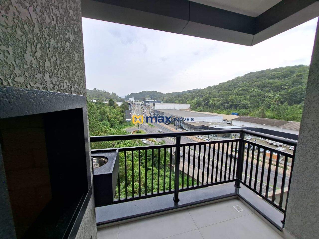 Apartamento para aluguel no Praia Brava de Itajaí: sacada com churrasqueira