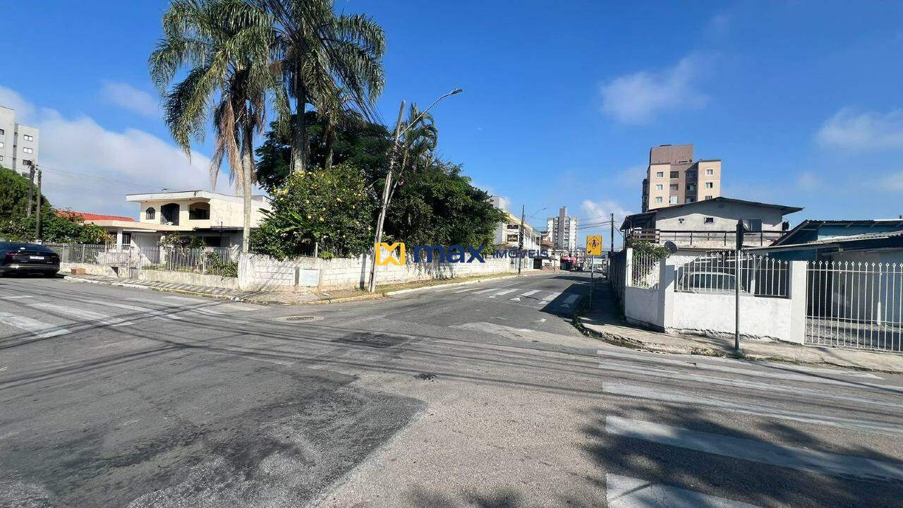 Terreno à venda no Cordeiros: Terreno