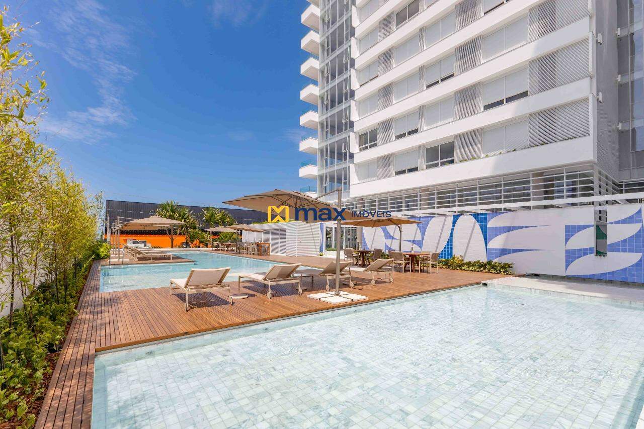 Apartamento à venda no Praia Brava: Piscina externa