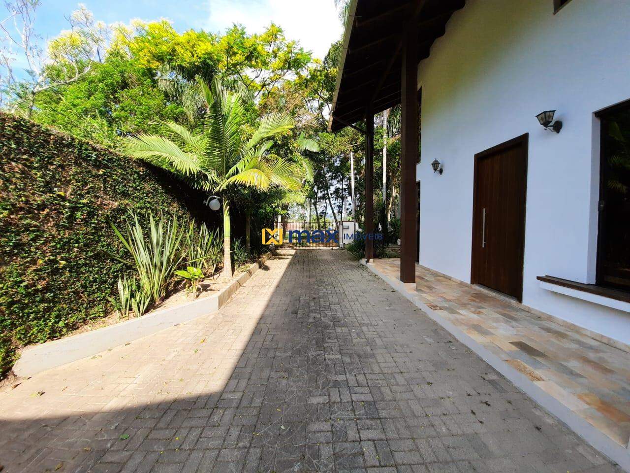 Casa para aluguel no Nossa Senhora de Fatima: espaço para carros