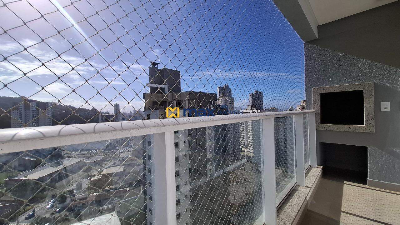 Apartamento à venda no Fazenda: Sacada com churrasqueira