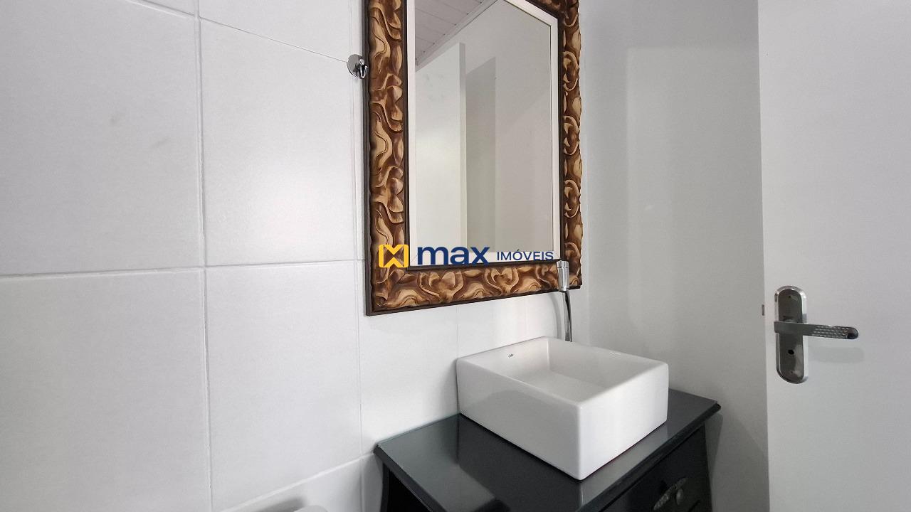 Apartamento à venda no Espinheiros: Banheiro social