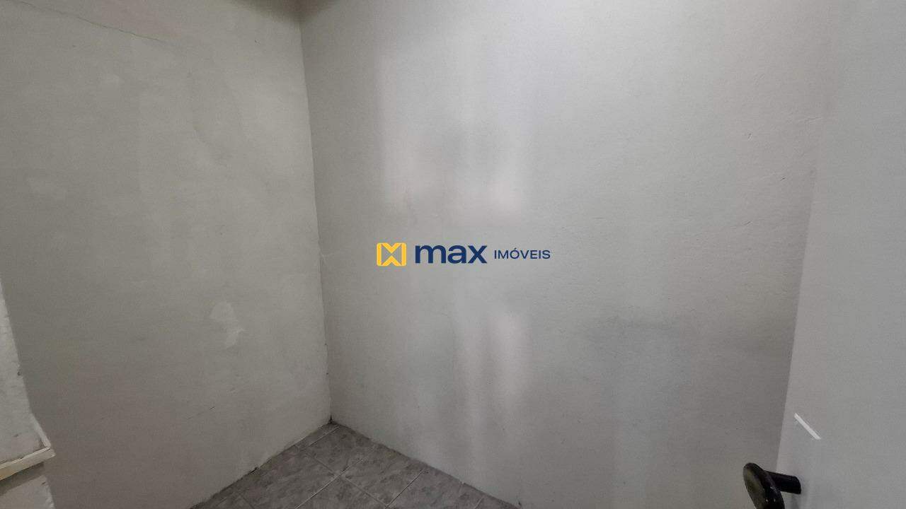 Sala para aluguel no Centro: Depósito