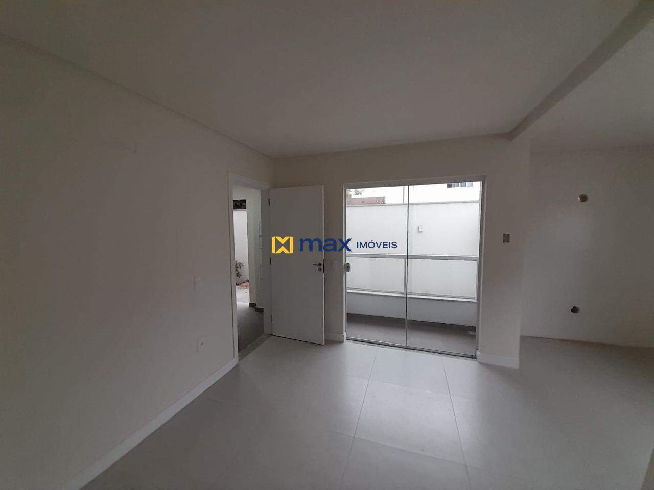 Apartamento à venda no Meia Praia: 