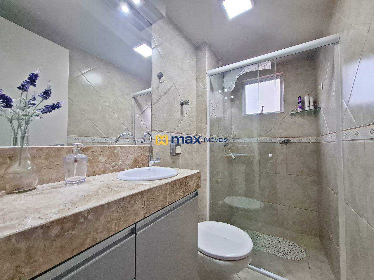 Apartamento para aluguel no Centro: Banheiro suíte