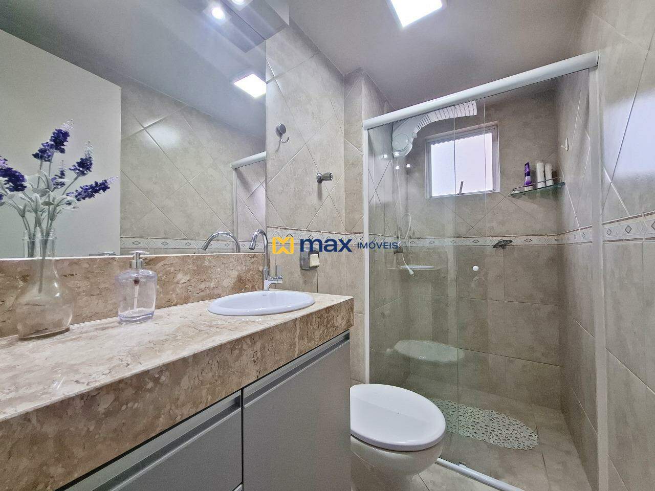 Apartamento para aluguel no Centro: Banheiro suíte