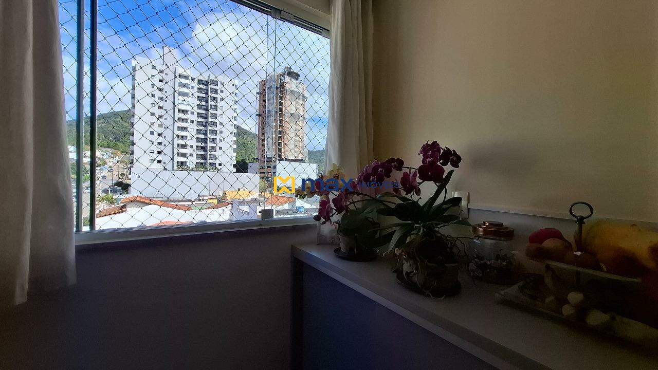 Apartamento à venda no Fazendinha: Sacada com churrasqueira