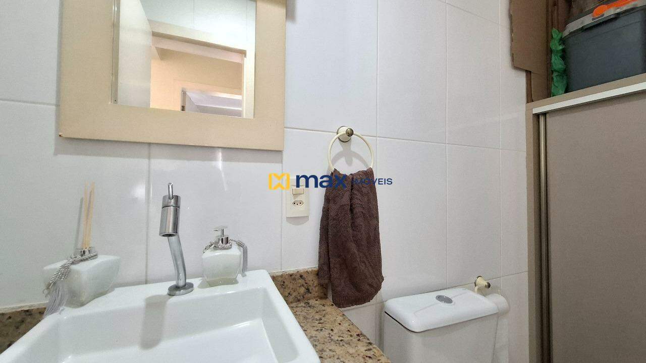 Apartamento à venda no Fazendinha: Banheiro social