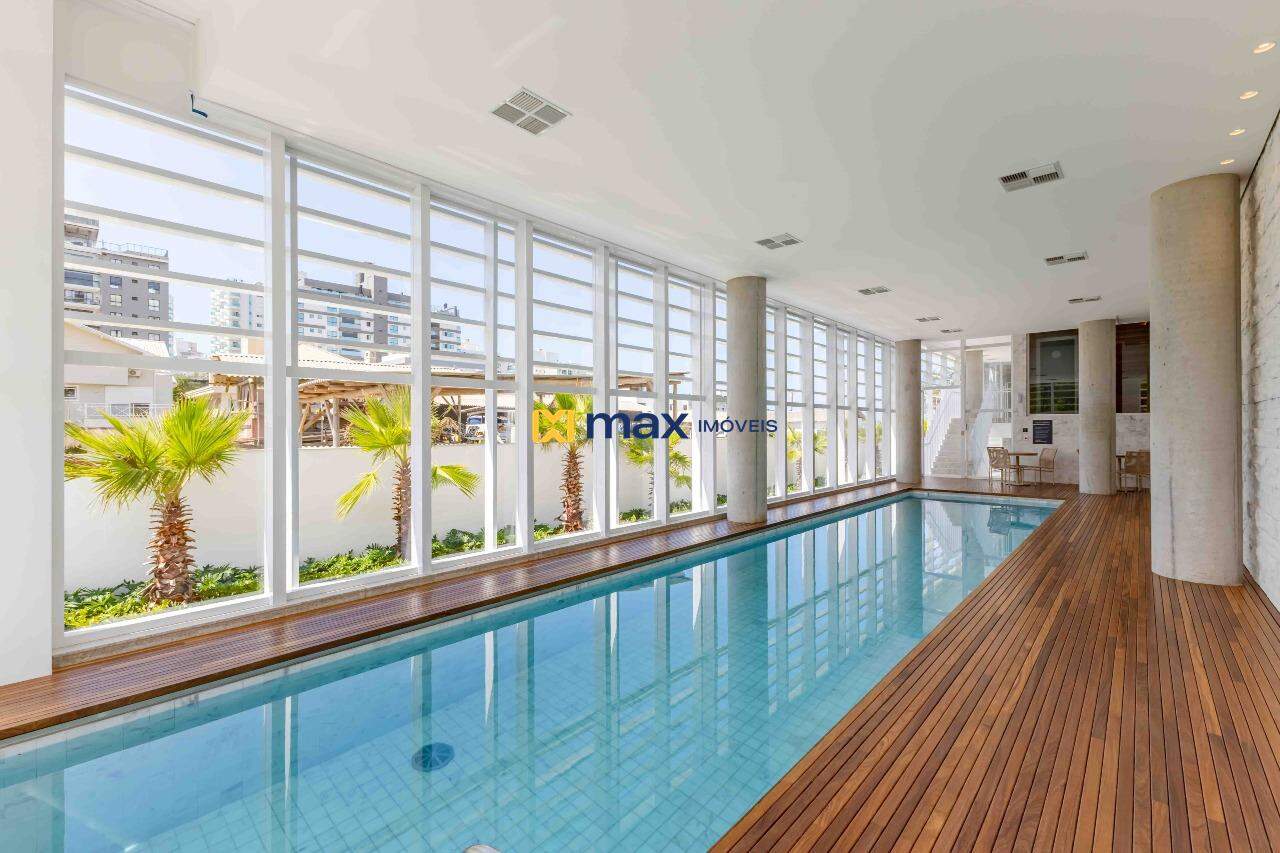 Apartamento à venda no Praia Brava: Piscina térmica