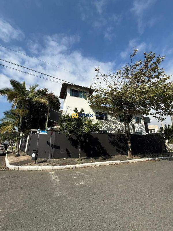 Casa Comercial para aluguel no Praia dos Amores: 