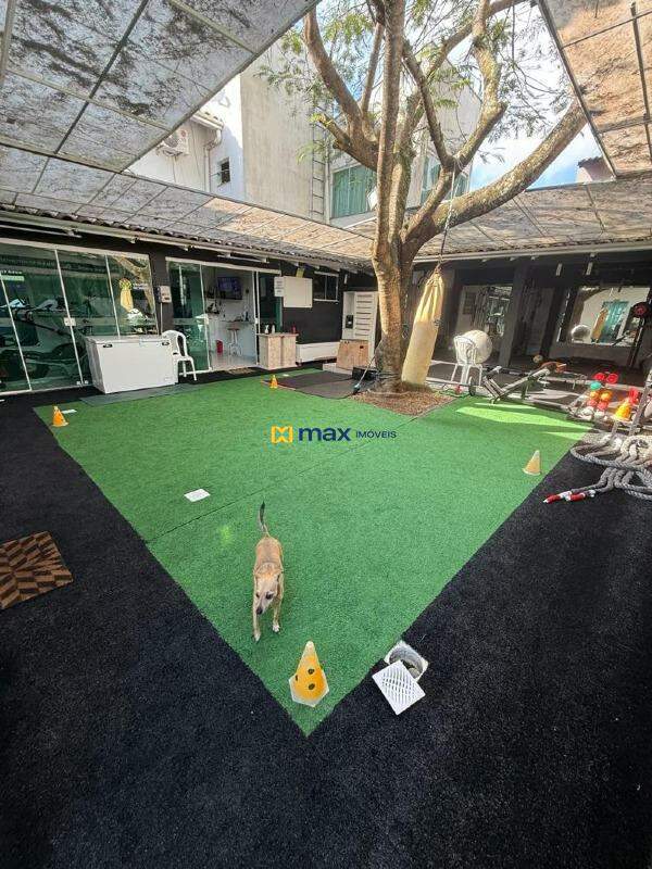 Casa Comercial para aluguel no Praia dos Amores: 