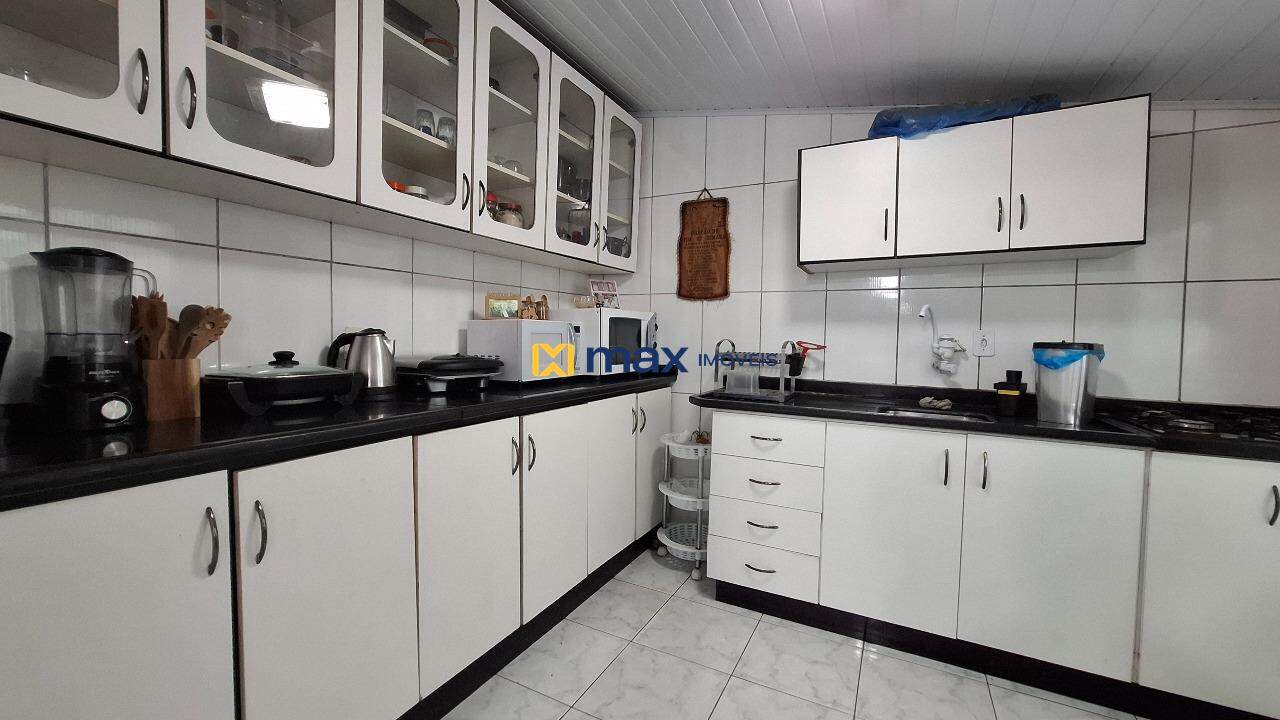 Casa à venda no Cordeiros: Cozinha - salão de festas