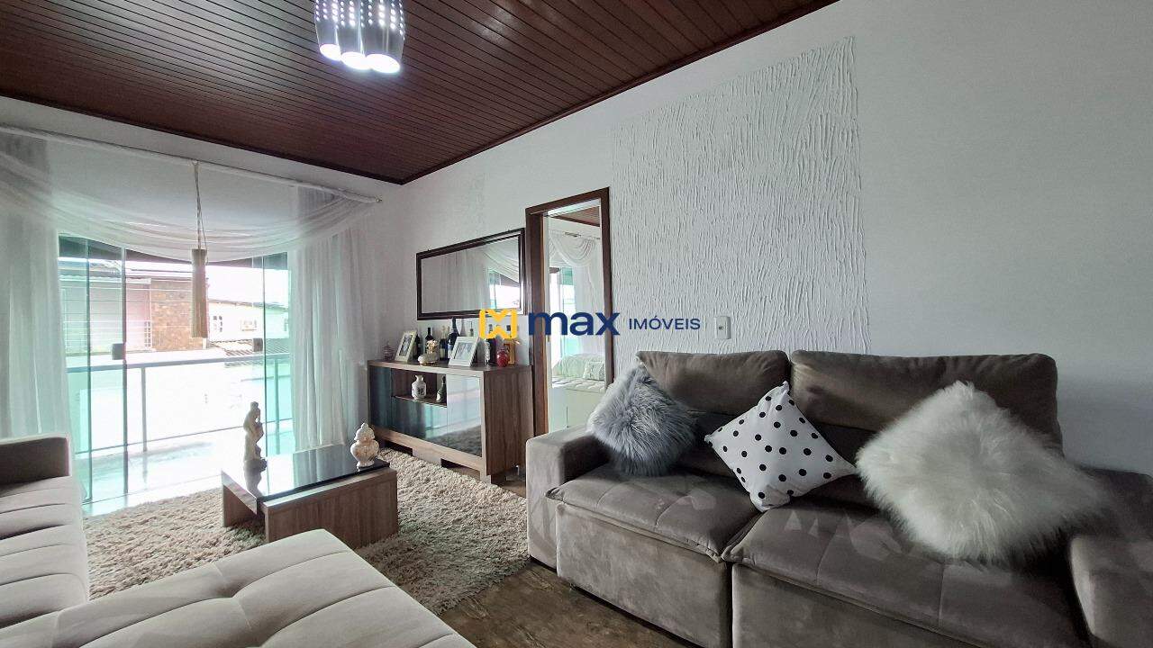 Casa à venda no Cordeiros: Sala de estar 2° piso