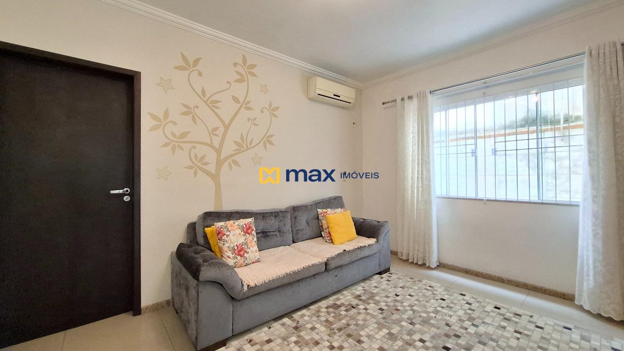 Casa à venda no Cordeiros: Sala de estar