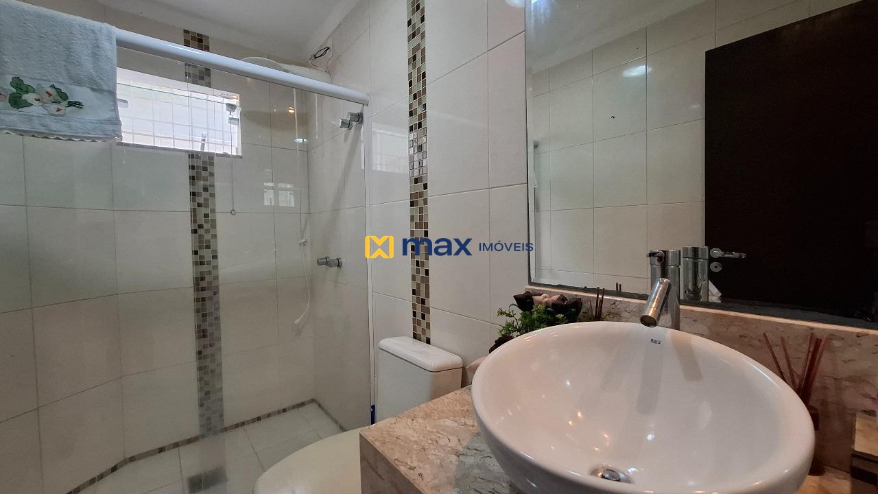 Casa à venda no Cordeiros: Banheiro social