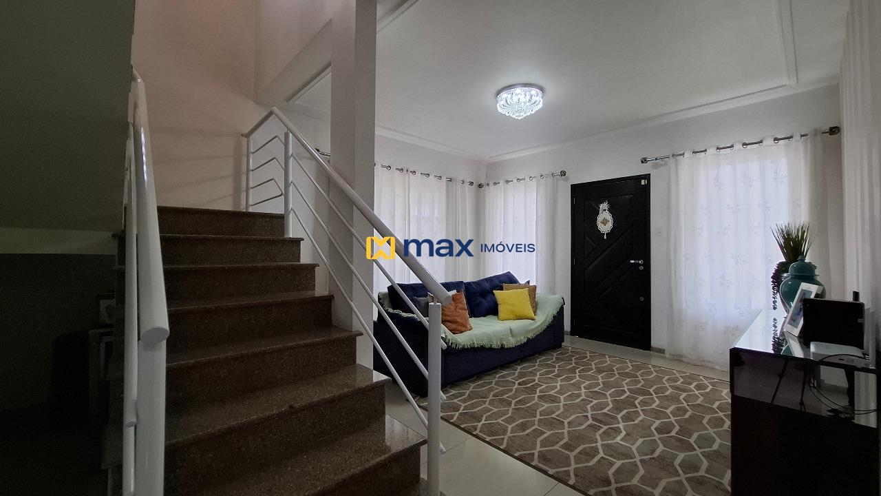 Casa à venda no Cordeiros: Escada