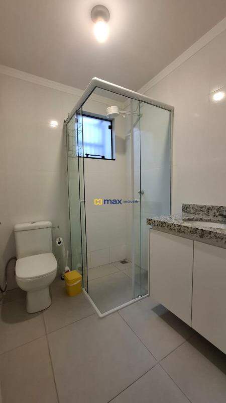 Apartamento para aluguel no Centro: Banheiro social 