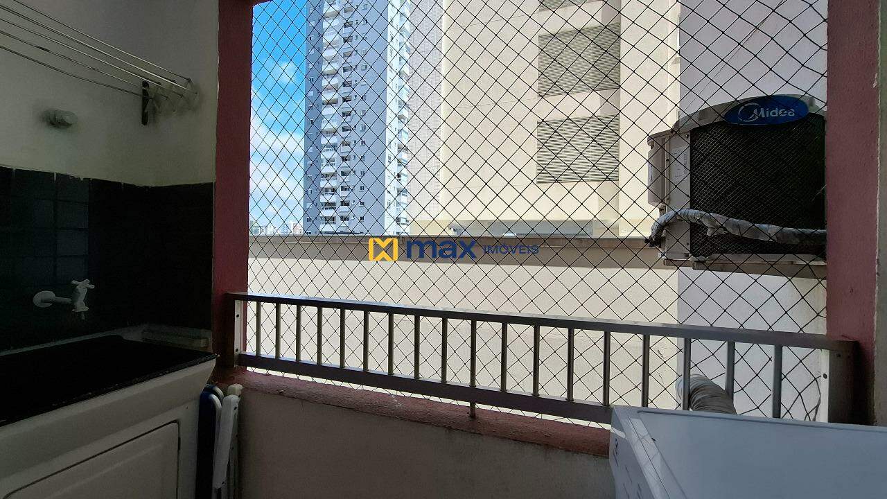 Apartamento à venda no Centro: Sacada com churrasqueira