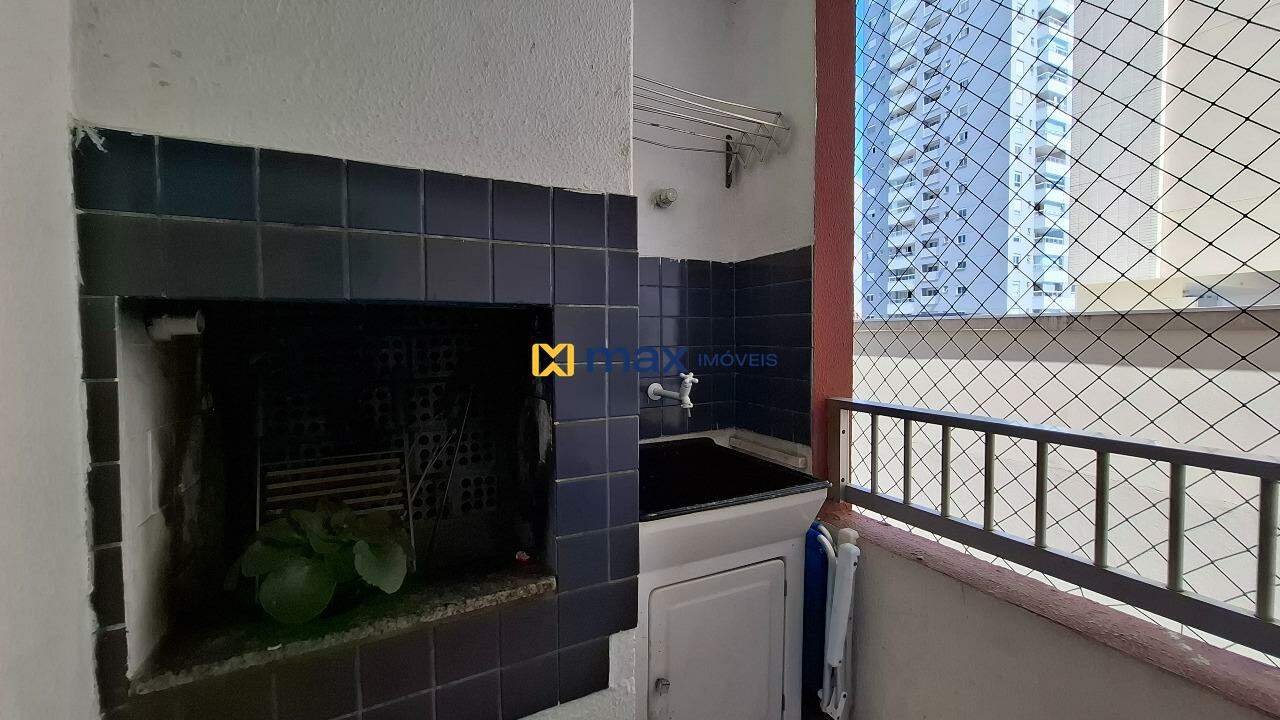 Apartamento à venda no Centro: Sacada com churrasqueira
