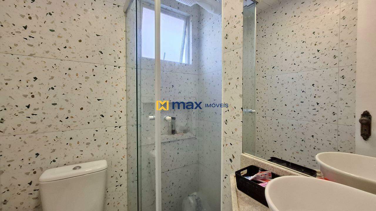 Apartamento à venda no Centro: Banheiro suíte
