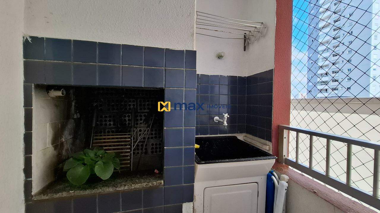 Apartamento à venda no Centro: Sacada com churrasqueira
