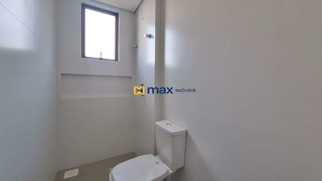 Apartamento à venda no Centro: Banheiro suíte 