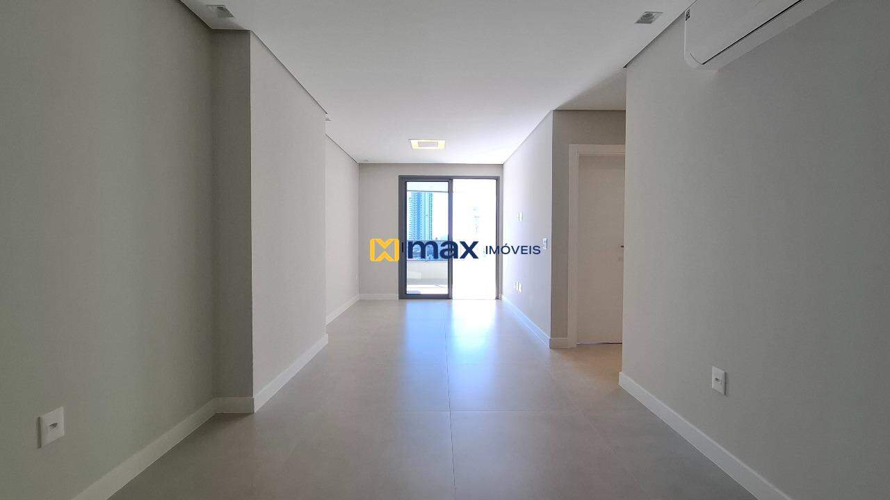 Apartamento à venda no Centro: Living integrado